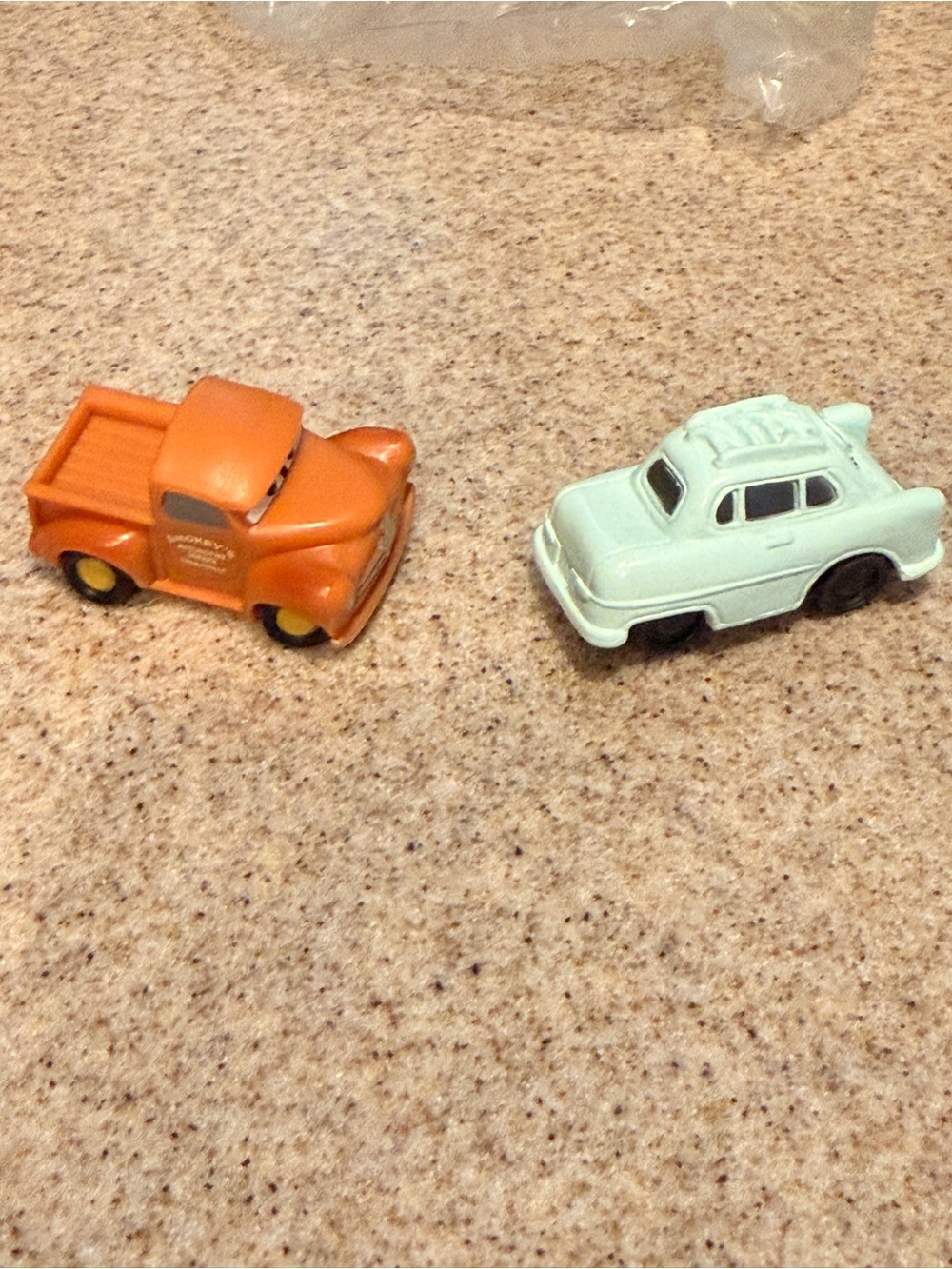 Pixar Small plastic Smokey & Prof. Zundap.